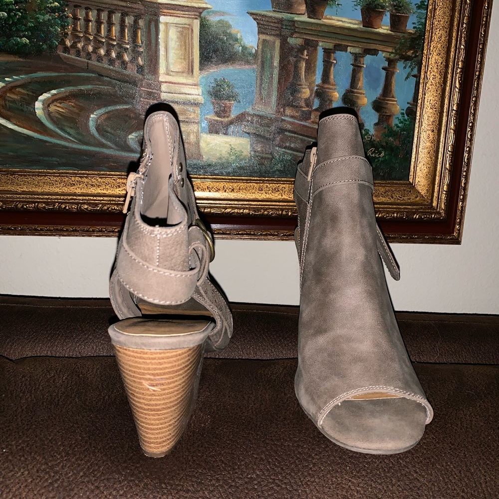 Peep toe booties - Picture 3 of 4